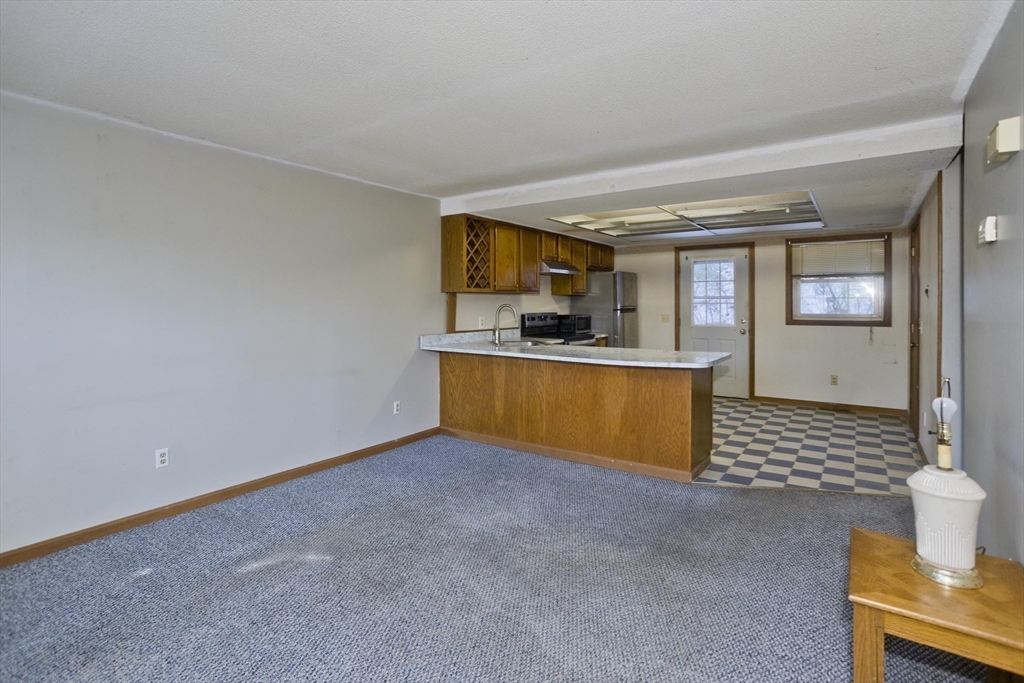 1430 Russell Road, Unit 19 Westfield, MA 01085 - Photo 3 of 34 Gallery Image 3