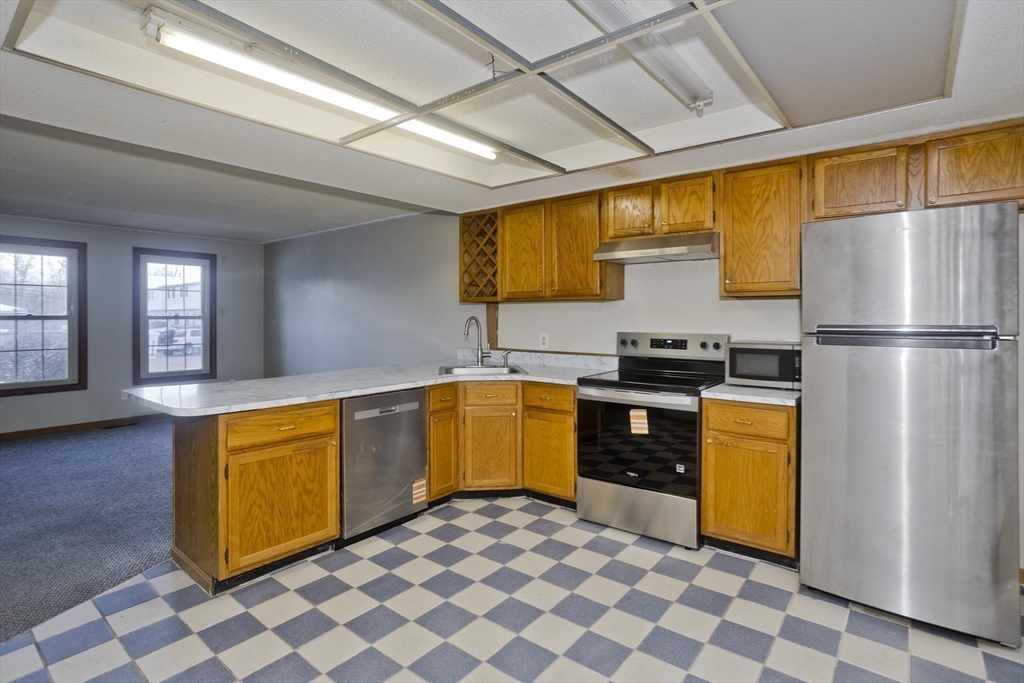 1430 Russell Road, Unit 19 Westfield, MA 01085 - Photo 6 of 34 Gallery Image 6