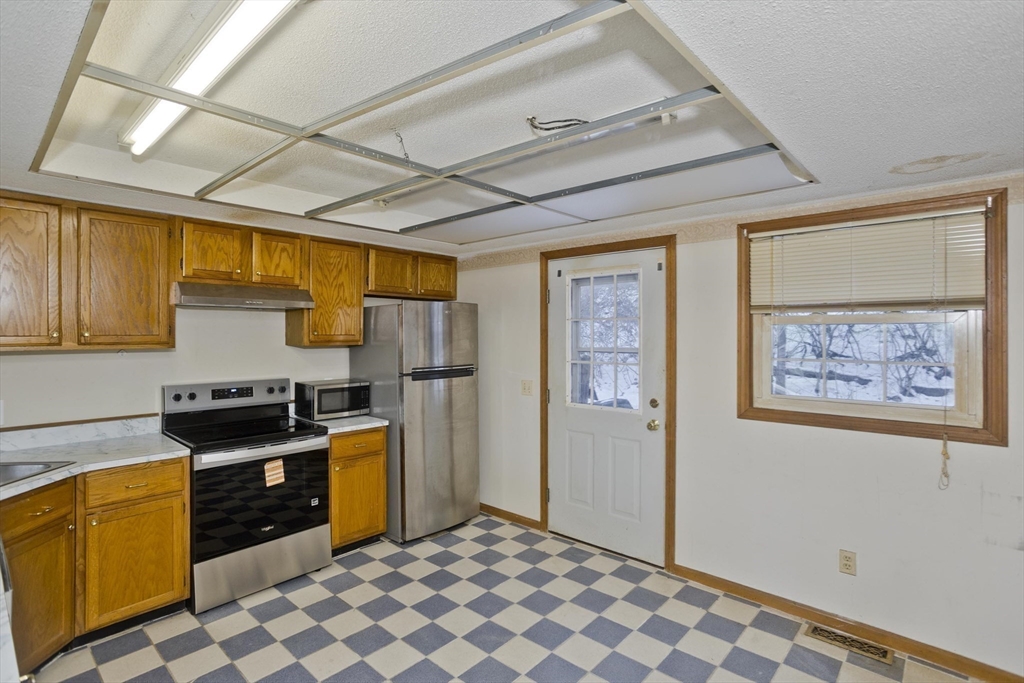 1430 Russell Road, Unit 19 Westfield, MA 01085 - Photo 7 of 34 Gallery Image 7