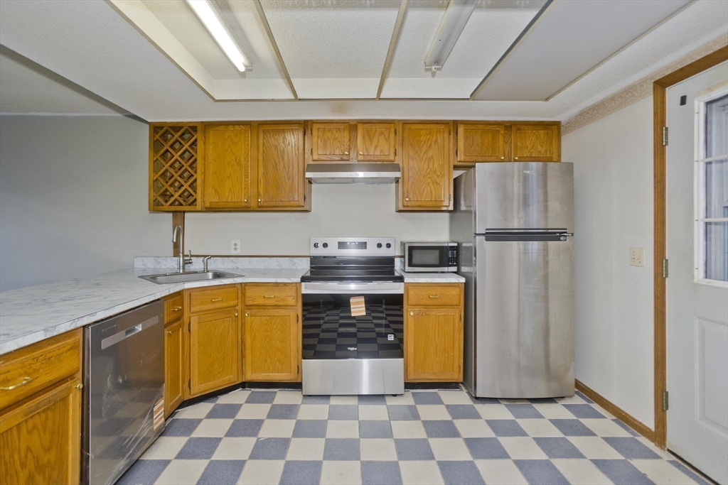 1430 Russell Road, Unit 19 Westfield, MA 01085 - Photo 9 of 34 Gallery Image 9