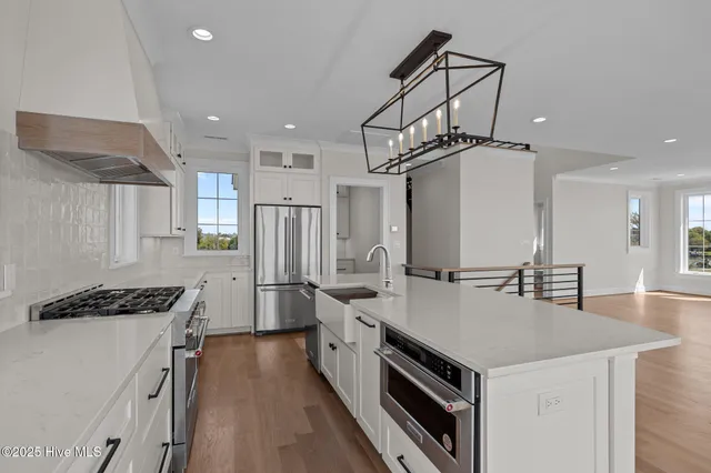 $2,995,000 | 4737 South Shore Drive, Morehead City, NC 28557