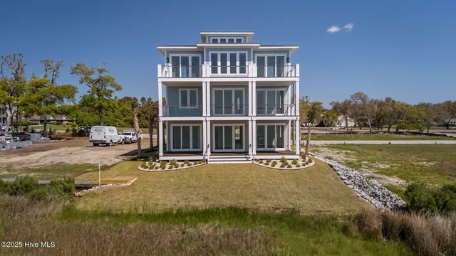$2,995,000 | 4737 South Shore Drive, Morehead City, NC 28557