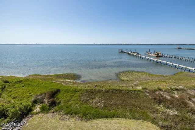 $2,995,000 | 4737 South Shore Drive, Morehead City, NC 28557