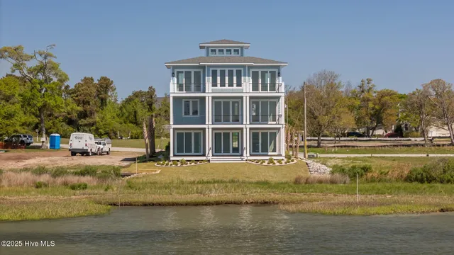$2,995,000 | 4737 South Shore Drive, Morehead City, NC 28557