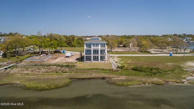 $2,995,000 | 4737 South Shore Drive, Morehead City, NC 28557