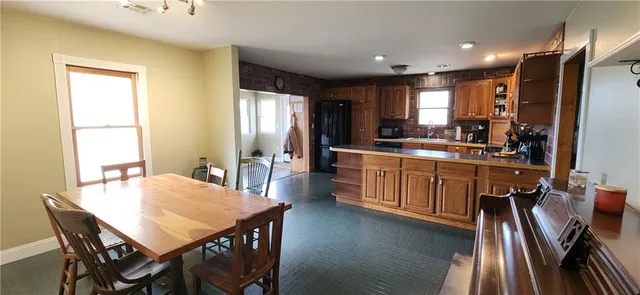 $339,000 | 2104 County Road 4270, Elk City, KS 67344