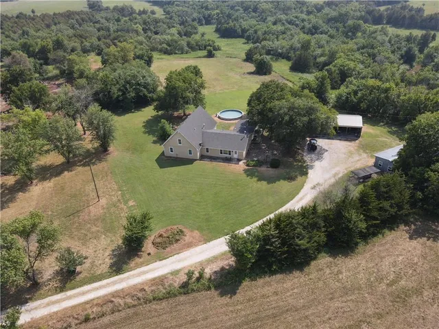 $339,000 | 2104 County Road 4270, Elk City, KS 67344