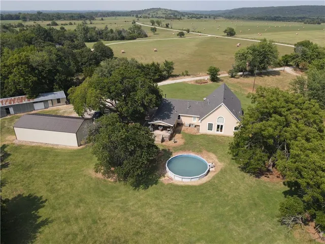 $339,000 | 2104 County Road 4270, Elk City, KS 67344