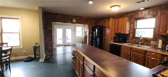 $339,000 | 2104 County Road 4270, Elk City, KS 67344