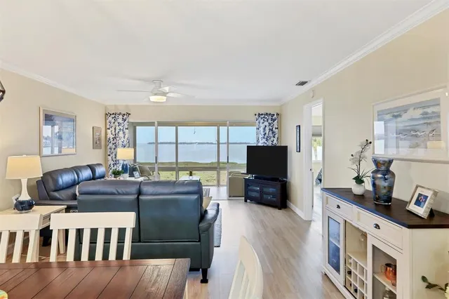 $339,000 | 4753 Independence Drive, Bradenton, FL 34210