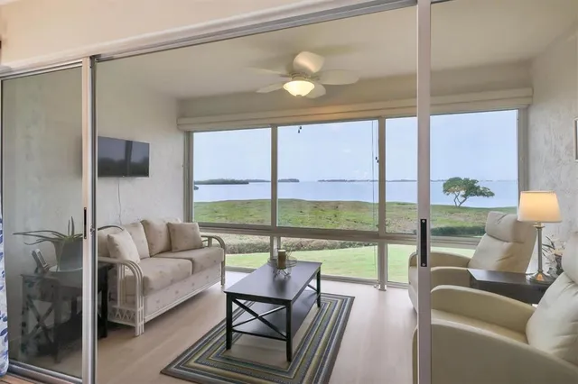 $339,000 | 4753 Independence Drive, Bradenton, FL 34210