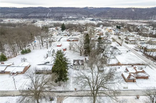 a view of city view and lake view