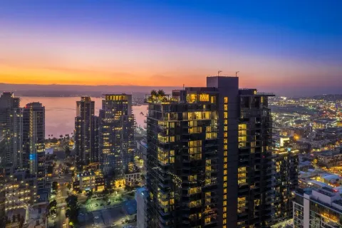 a view of a dinning table and chairs in patio