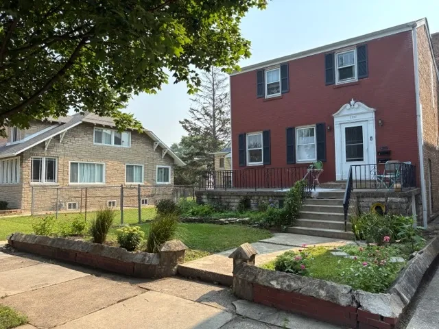 $2,850 | 2337 Ridgeland Avenue, Berwyn, IL 60402