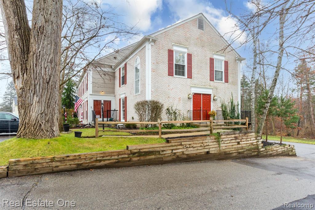 1439 Lantern Lane Rochester Hills, MI 48306 - Photo 1 of 39
