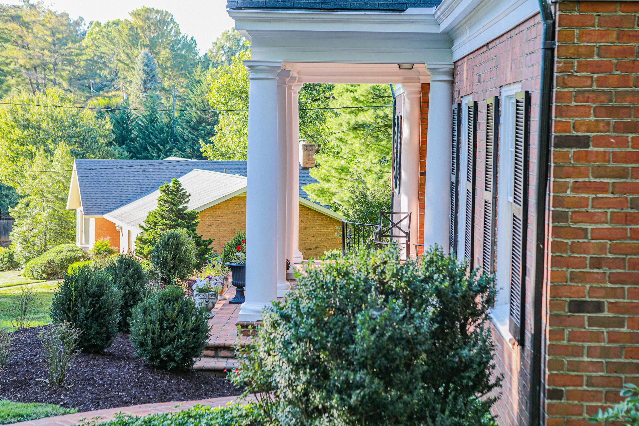 19 Ridgewood Drive Staunton, VA 24401 - Photo 14 of 73 a house view with a garden space