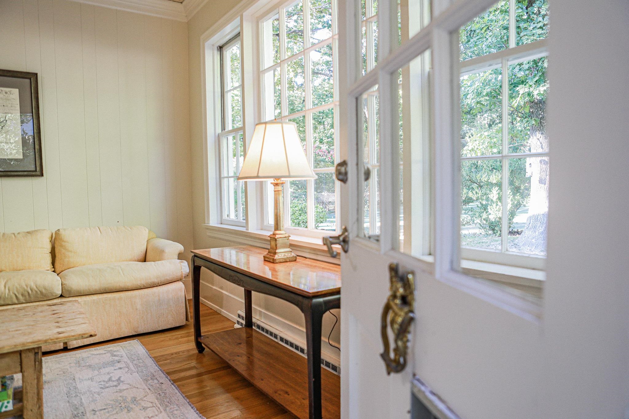 19 Ridgewood Drive Staunton, VA 24401 - Photo 33 of 73 a living room with furniture and a window