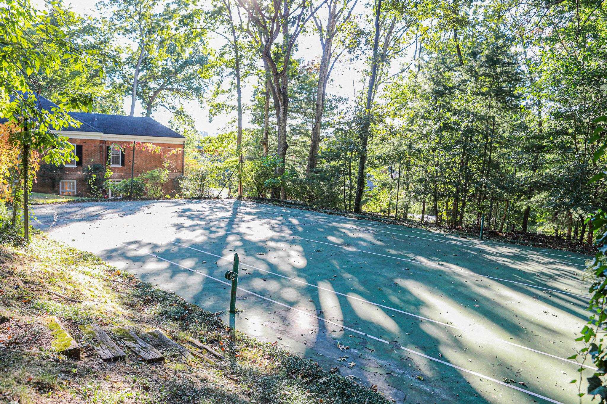 19 Ridgewood Drive Staunton, VA 24401 - Photo 71 of 73 a view of a house with a tree
