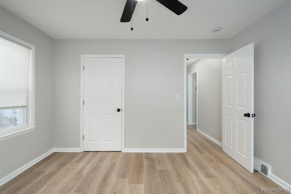 76 Scott Lake Road Waterford, MI 48328 - Photo 13 of 21 Gallery Image 13