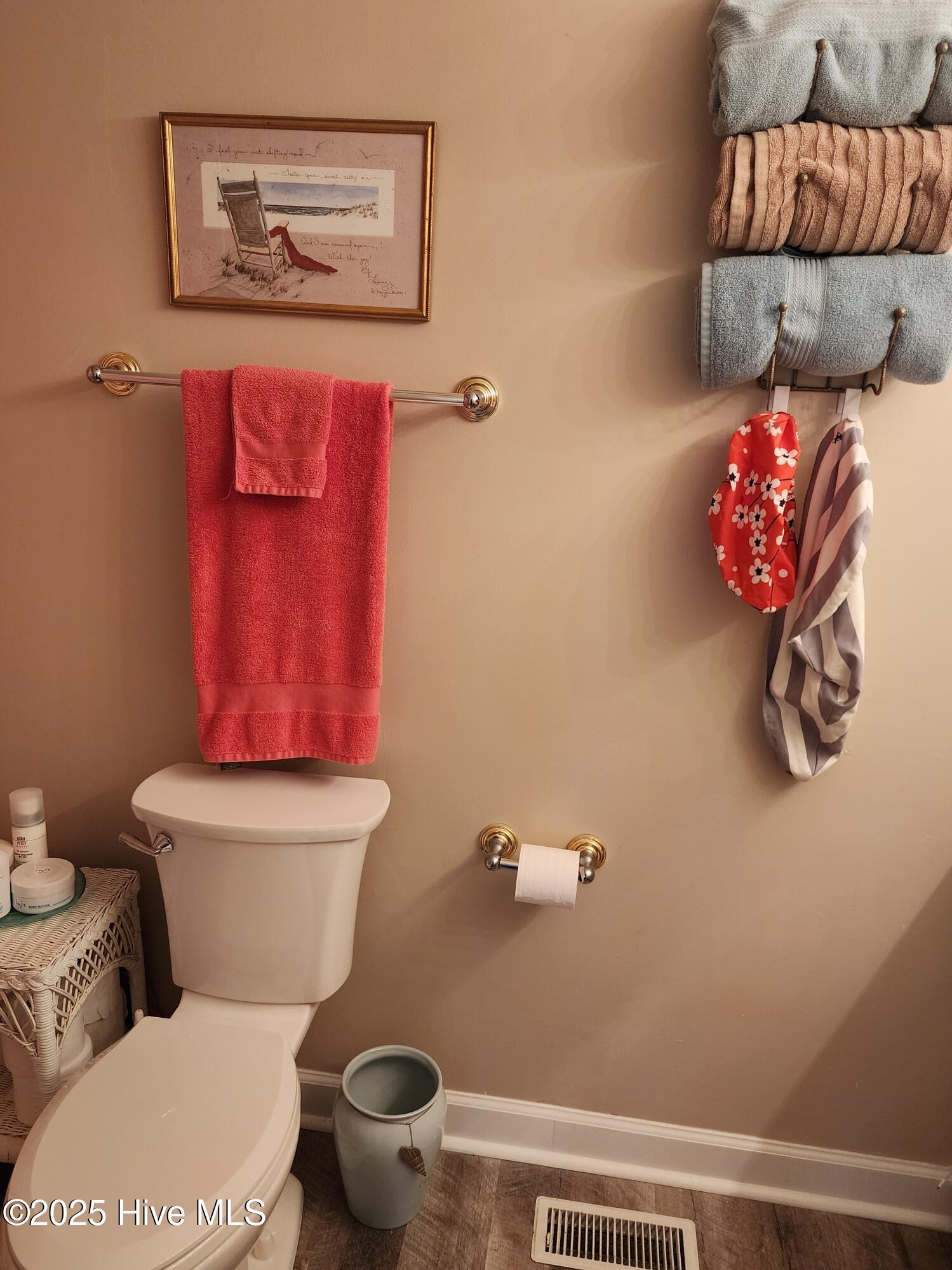 800 Country Club Road, Unit 36 Morehead City, NC 28557 - Photo 42 of 56 P Bath 1
