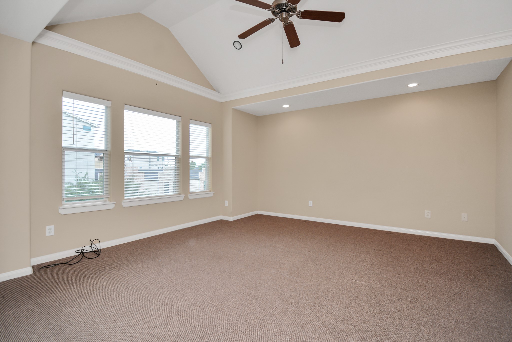 1137 West 24th Street, Unit A Houston, TX 77008 - Photo 10 of 40 a view of an empty room with a window