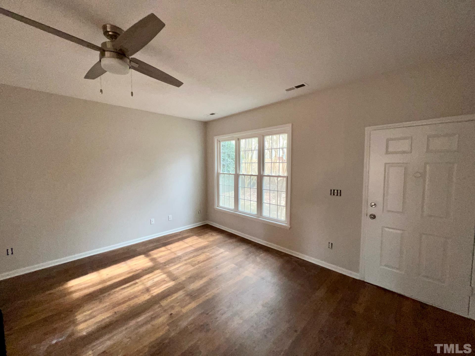 5521 Fieldcross Court Raleigh, NC 27610 - Photo 3 of 18 Gallery Image 3