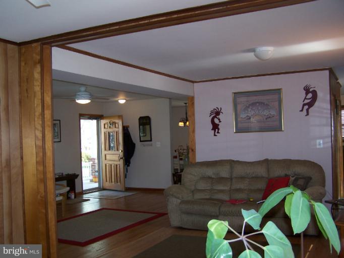 4201 Mispillion Road Nottingham, MD 21236 - Photo 5 of 14 Living Room