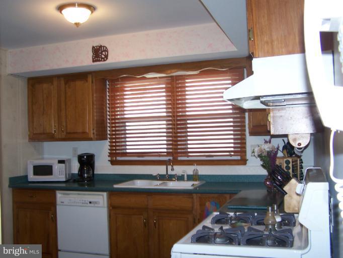 4201 Mispillion Road Nottingham, MD 21236 - Photo 6 of 14 Kitchen