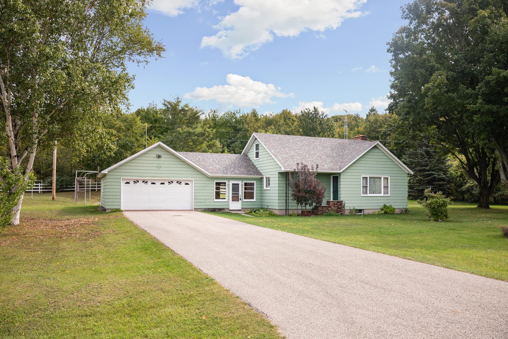 10981 South Tower Road Maple City, MI 49664 - Photo 2 of 61 1939417-d3edf95a-8483-47a3-9554-c79b5e805b5d.JPG