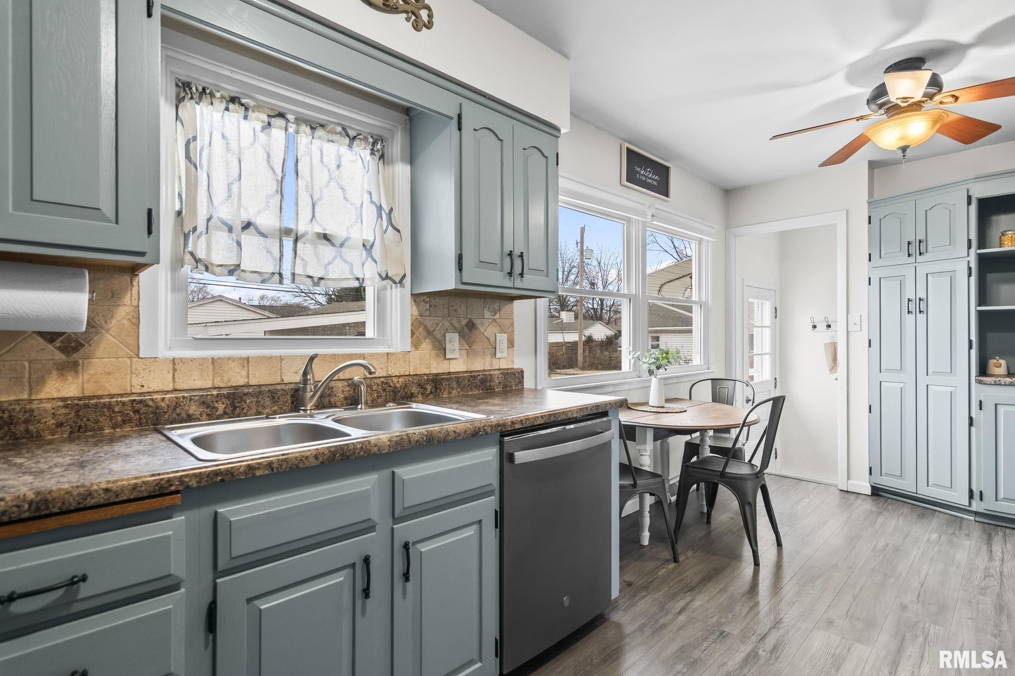 53 Friars Lane Springfield, IL 62704 - Photo 8 of 34