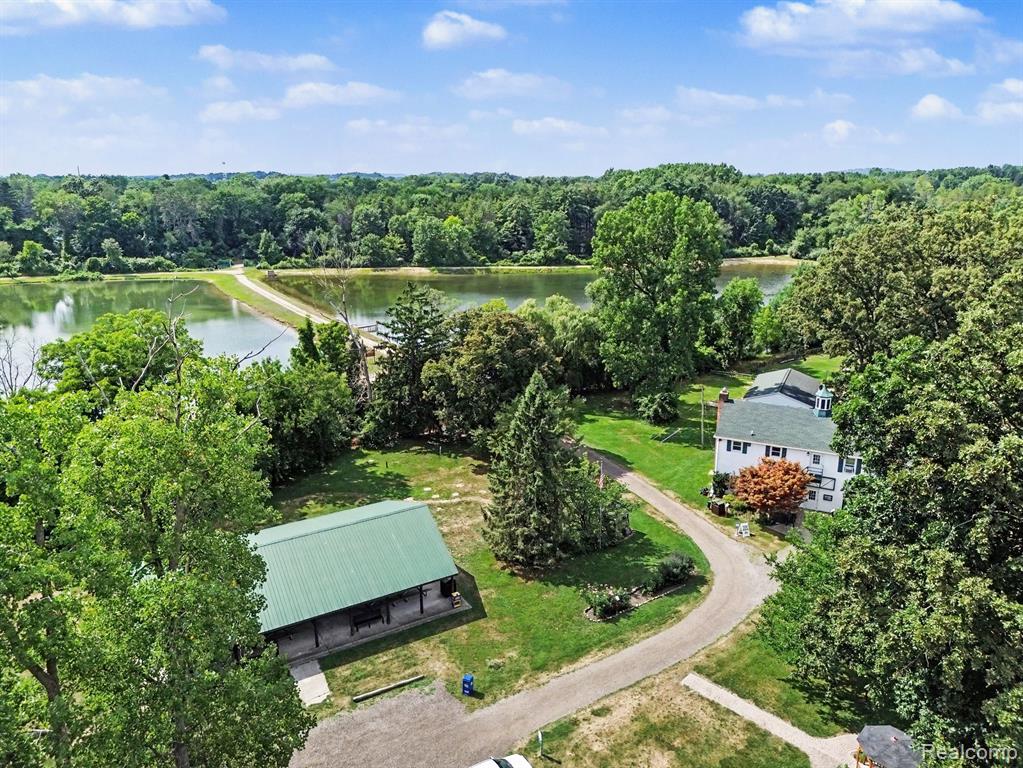 2104 Highfield Road Waterford, MI 48329 - Photo 37 of 38 Gallery Image 37