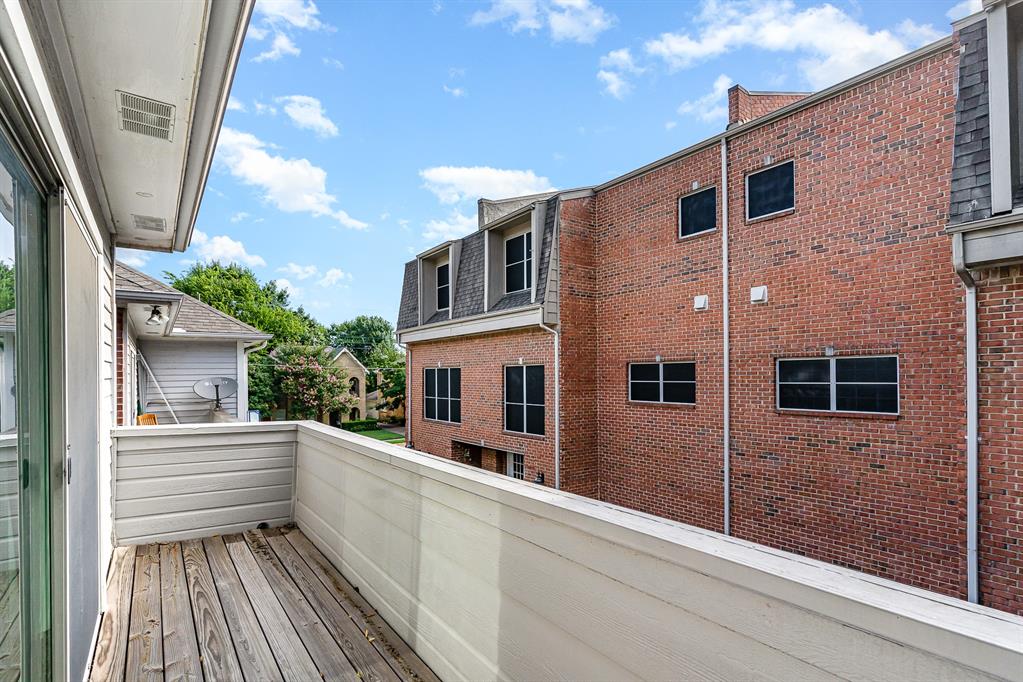 3329 Rosedale Avenue, Unit 21 University Park, TX 75205 - Photo 20 of 24 View of balcony