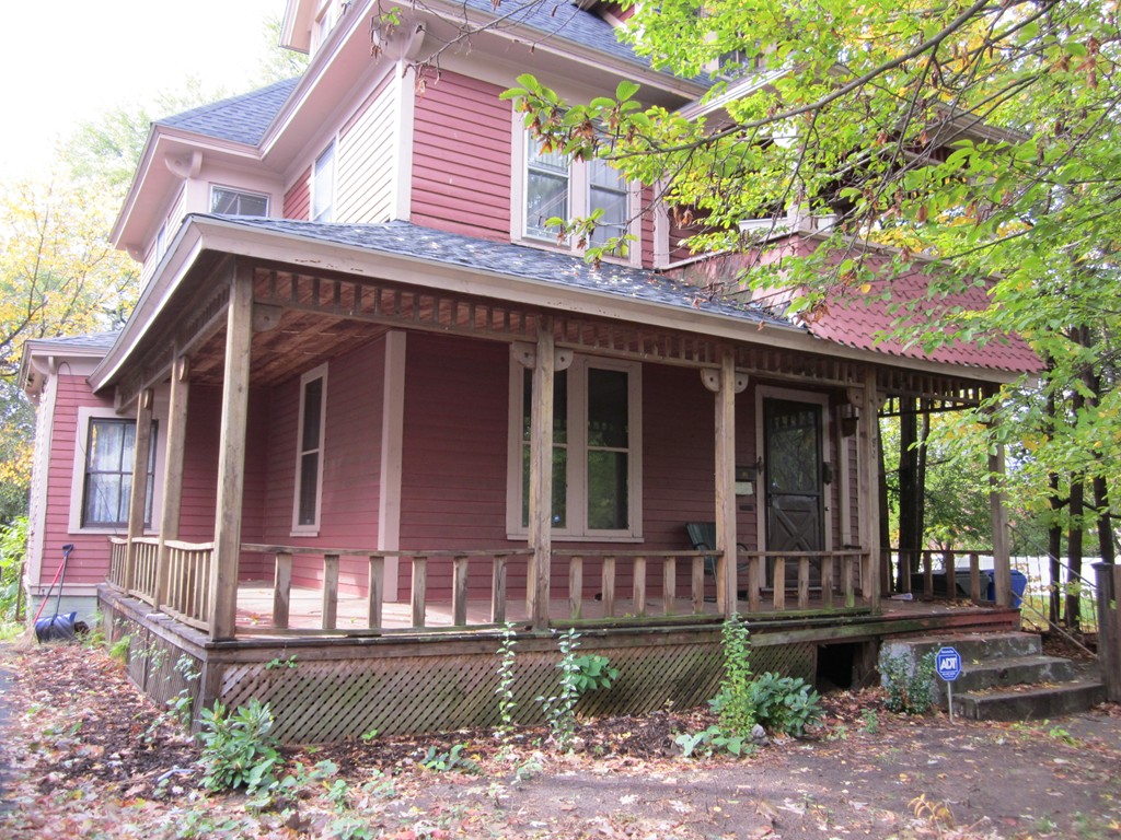 190 Buckingham Street Springfield, MA 01109 - Photo 1 of 16 Gallery Image 1