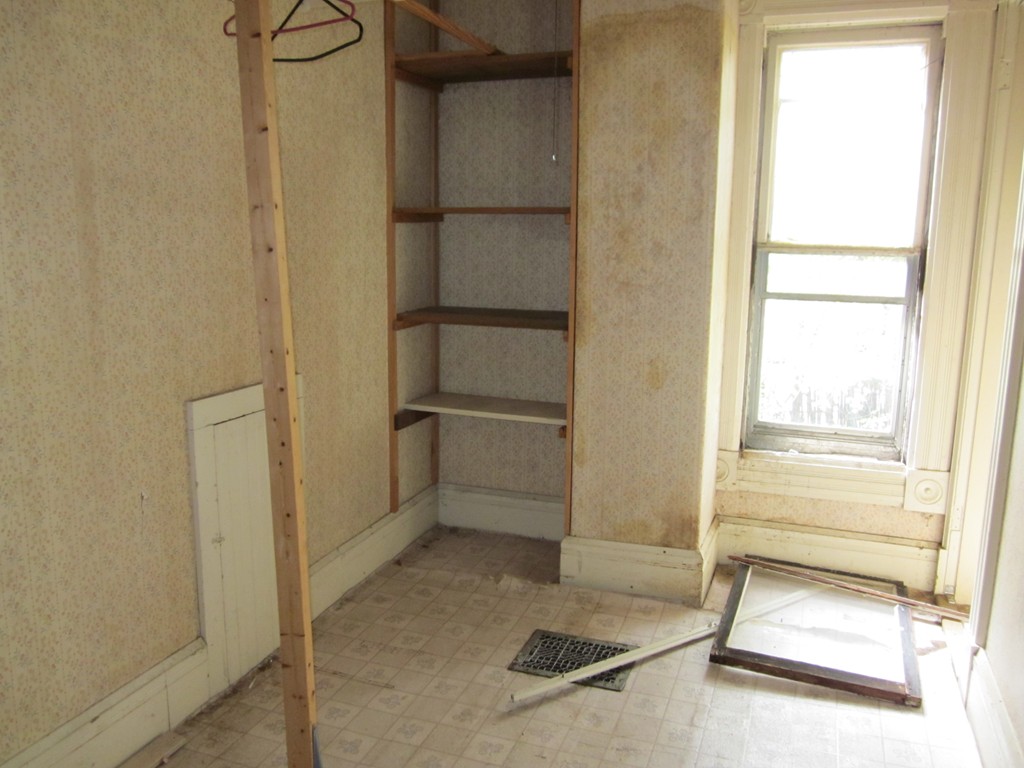 190 Buckingham Street Springfield, MA 01109 - Photo 9 of 16 Gallery Image 9