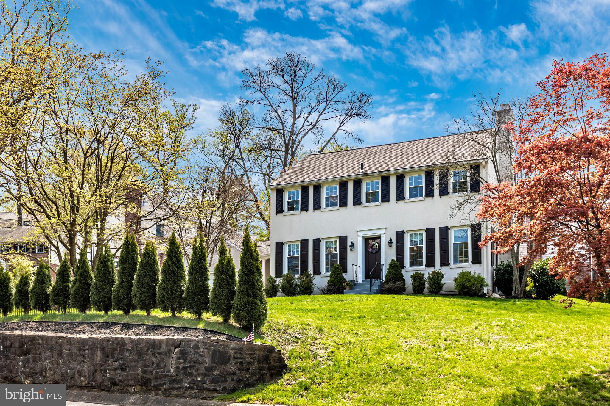 500 Midland Circle Wayne, PA 19087 - Photo 2 of 38 Bright airy corner on a cul de sac