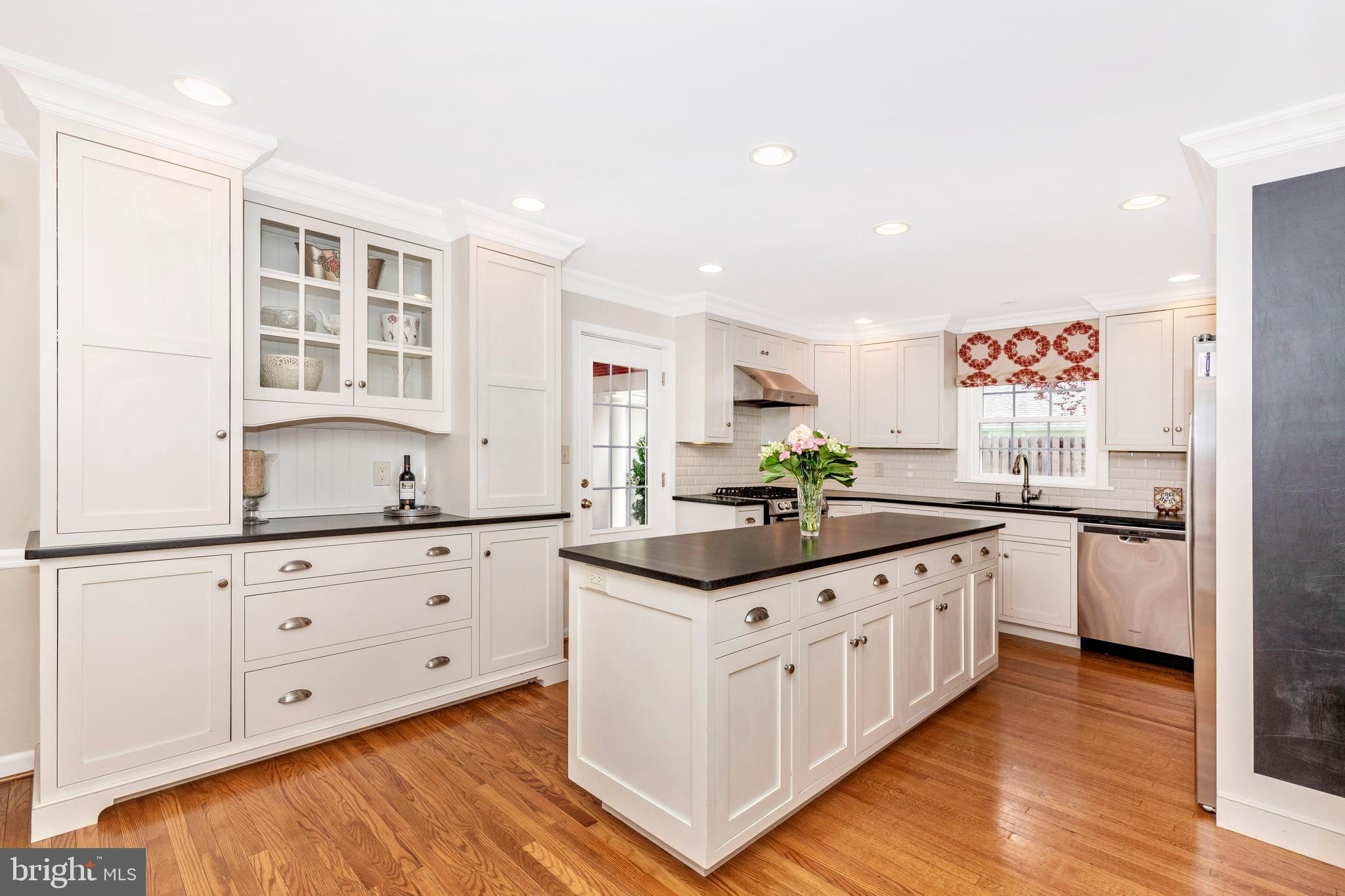 500 Midland Circle Wayne, PA 19087 - Photo 14 of 38 Upgraded appliances