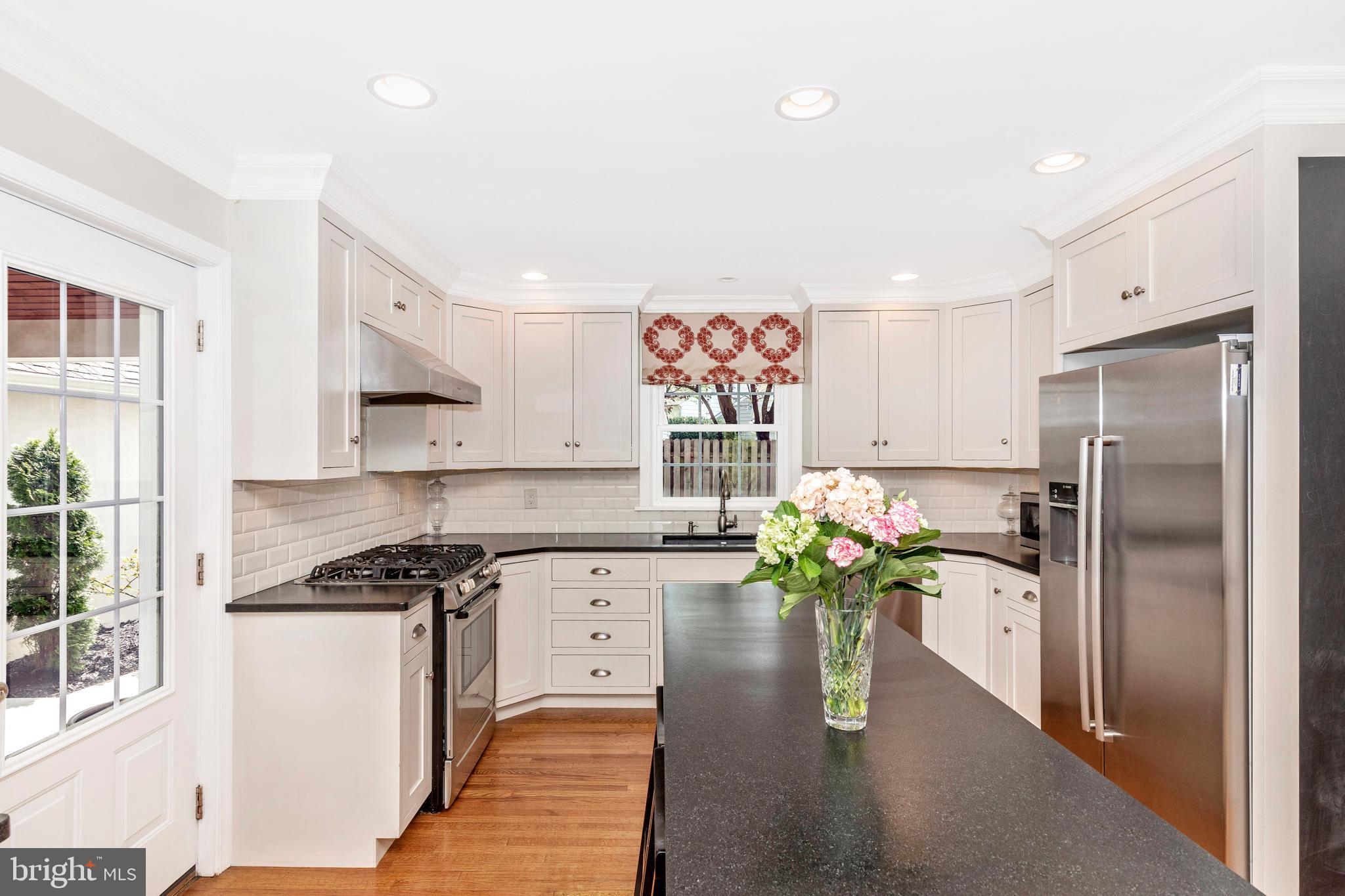 500 Midland Circle Wayne, PA 19087 - Photo 16 of 38 Textured granite counter tops