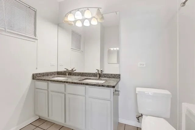 $339,999 | 948 West 15th Place, Unit 1B, Chicago, IL 60608