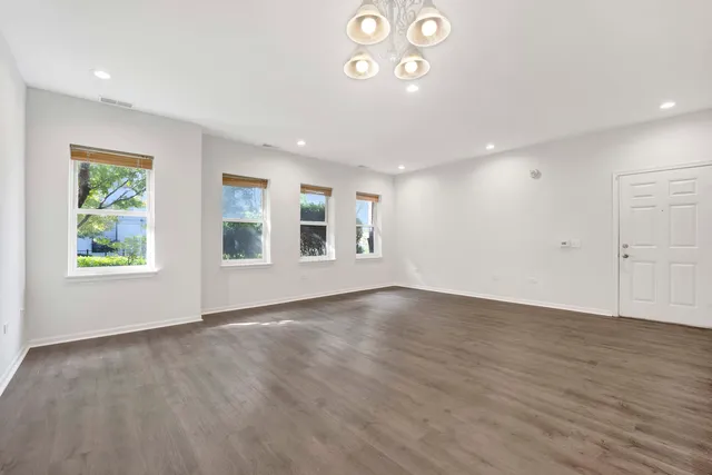 $339,999 | 948 West 15th Place, Unit 1B, Chicago, IL 60608