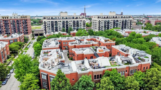 $339,999 | 948 West 15th Place, Unit 1B, Chicago, IL 60608