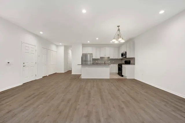 $339,999 | 948 West 15th Place, Unit 1B, Chicago, IL 60608