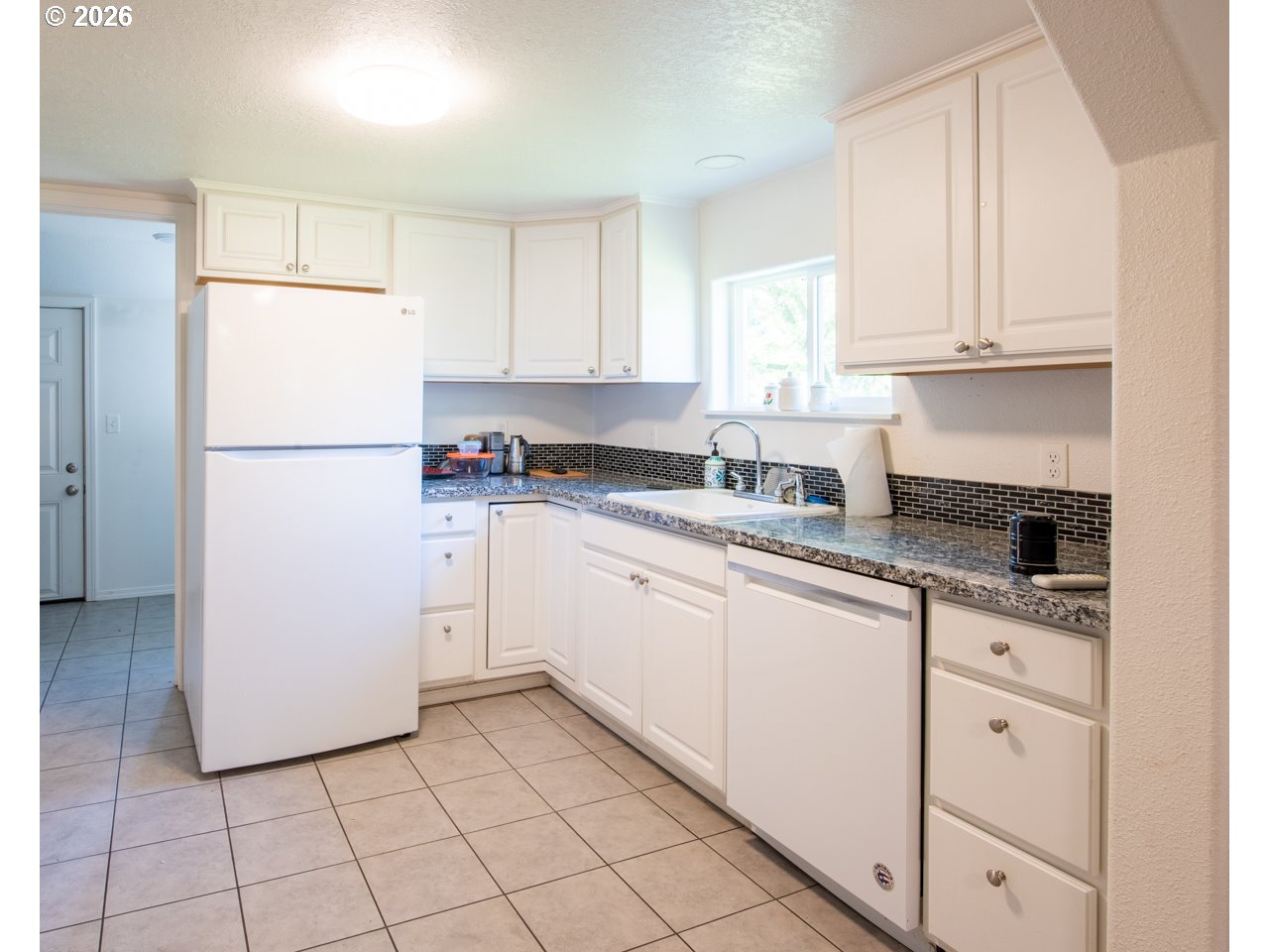 37526 Row River Road Dorena, OR 97434 - Photo 7 of 18