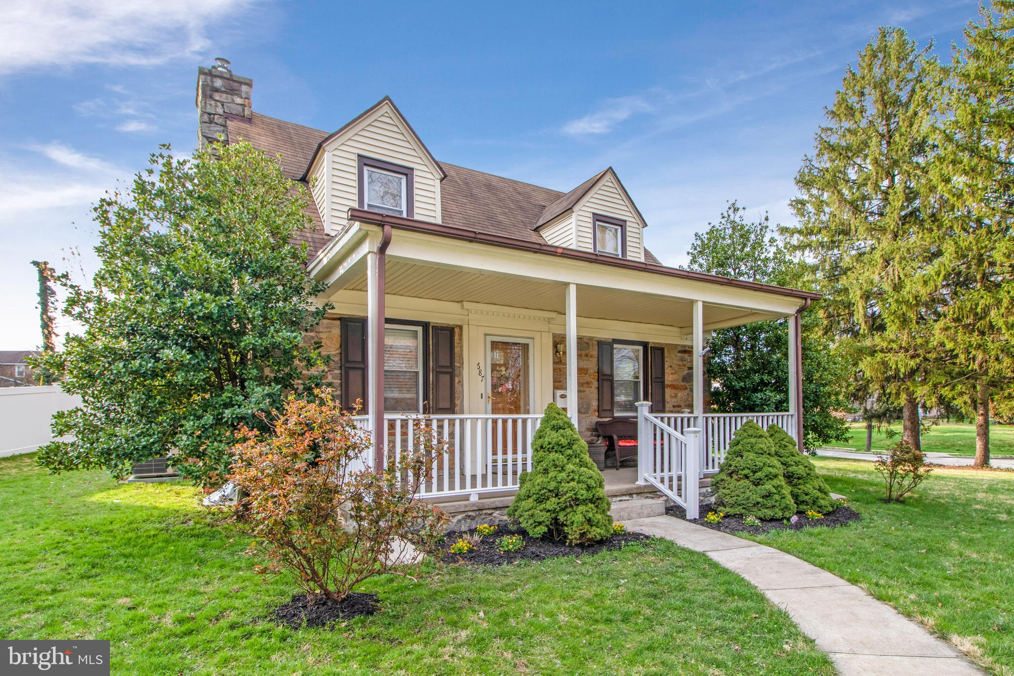 687 Andrew Road Springfield, PA 19064 - Photo 2 of 25