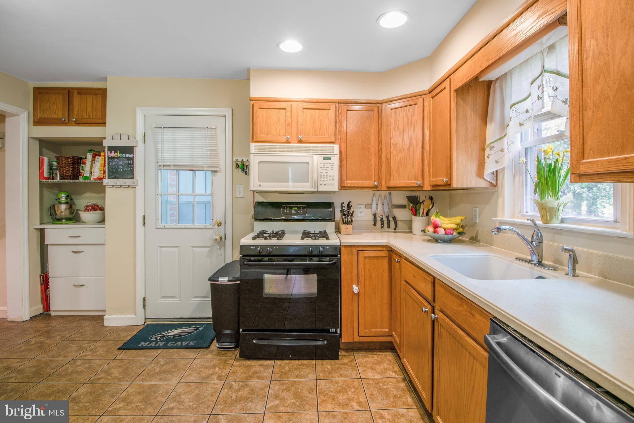 687 Andrew Road Springfield, PA 19064 - Photo 13 of 25