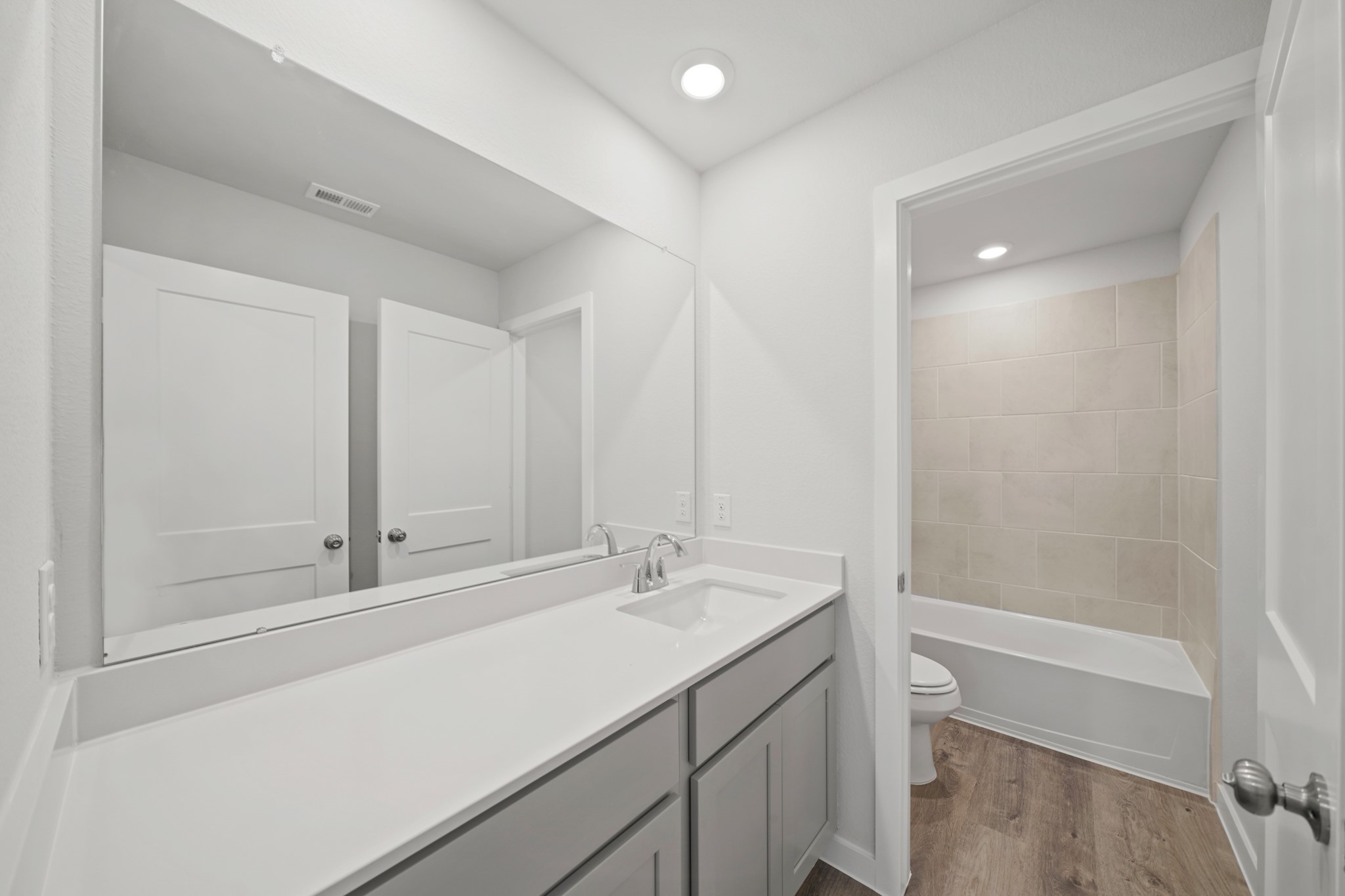 9711 Caney Bend Road Conroe, TX 77303 - Photo 15 of 25 representative photo