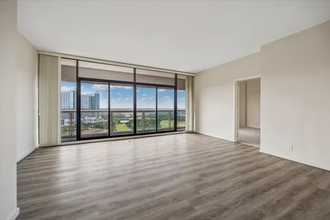 $499,900 | 1701 Hermann Drive, Unit 17D, Houston, TX 77004