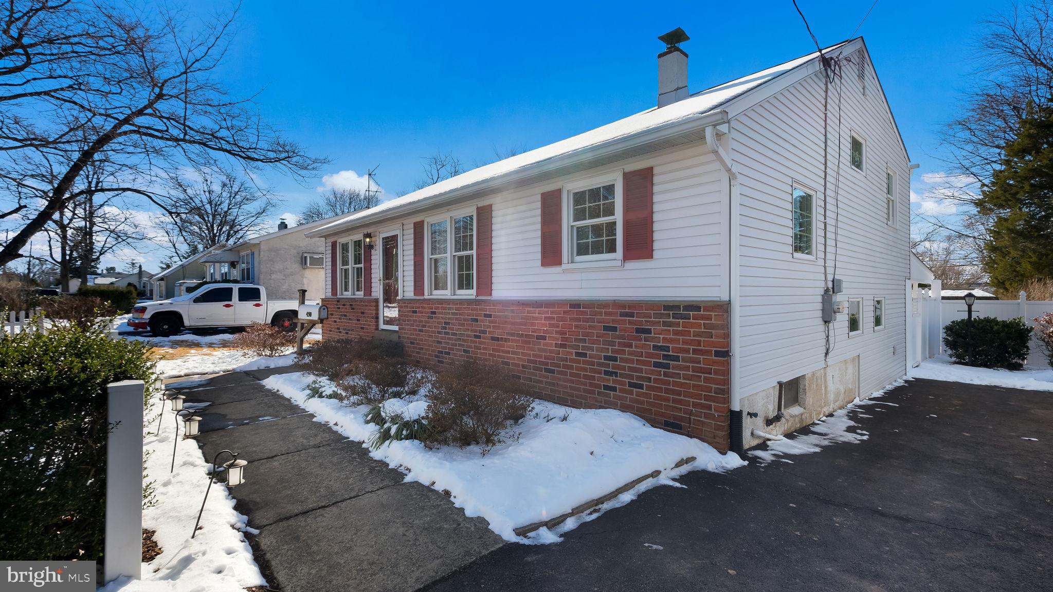 490 Prospect Road Warminster, PA 18974 - Photo 3 of 32