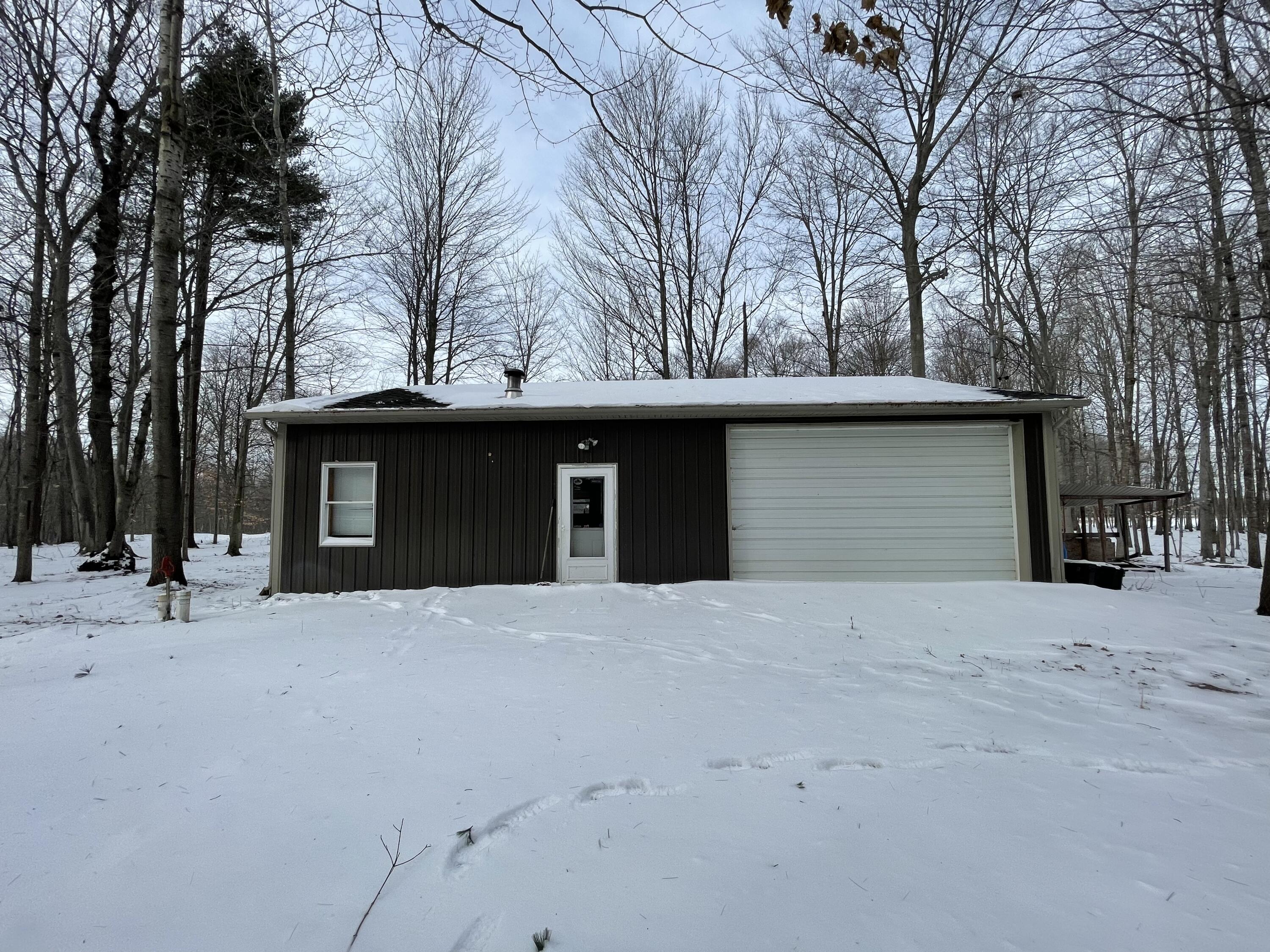 3492 Miner Road Crystal, MI 48818 - Photo 3 of 81 3