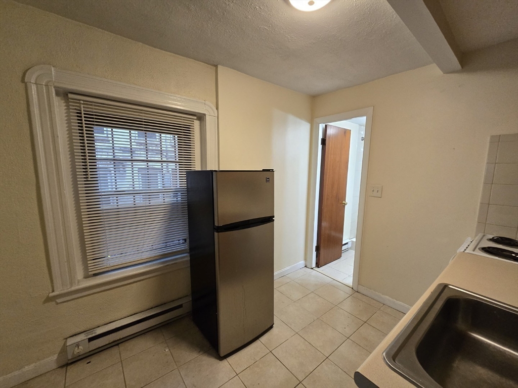 11 Grove Street, Unit 2 Boston, MA 02114 - Photo 5 of 8