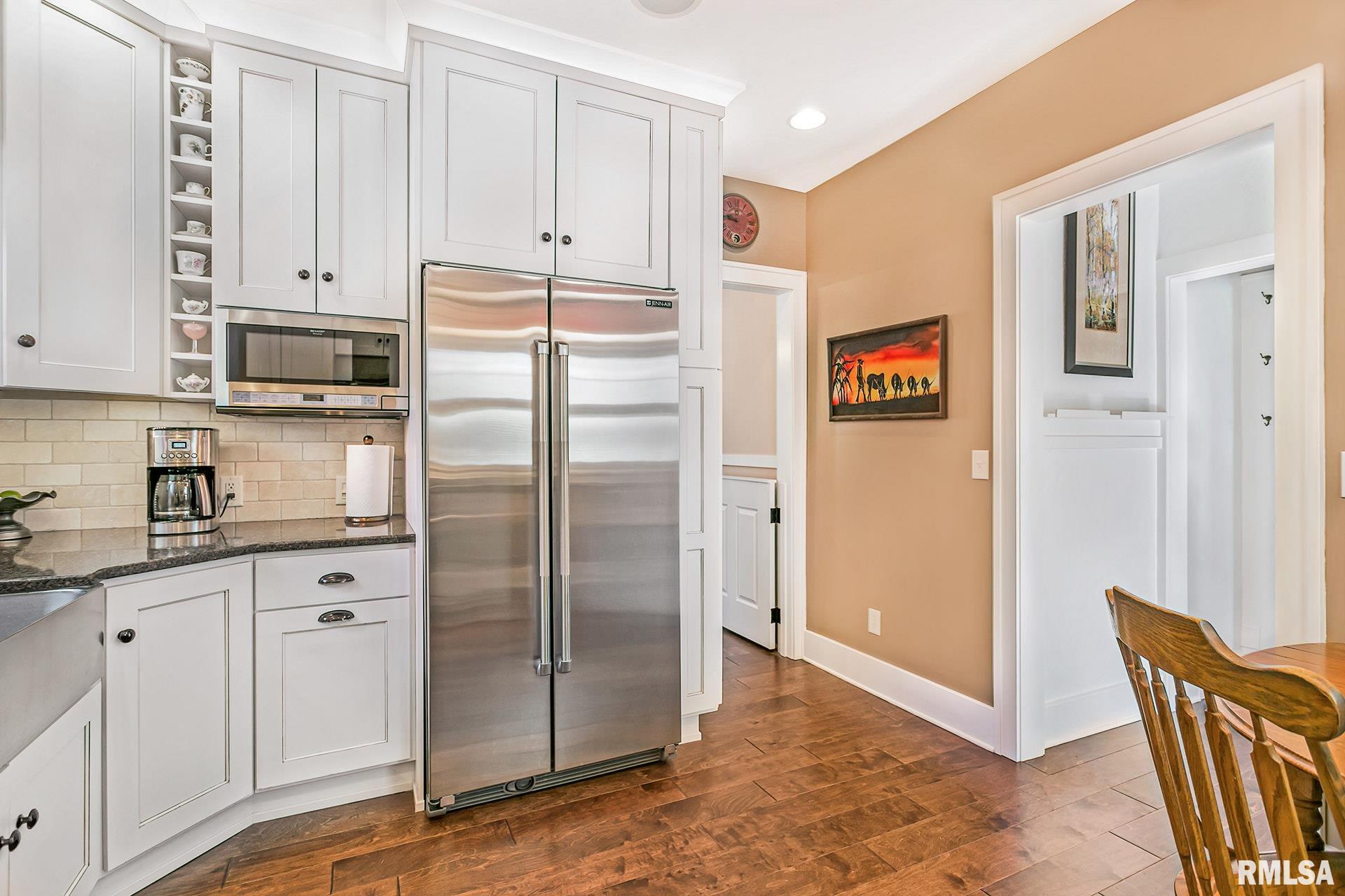 2655 Middle Road Davenport, IA 52803 - Photo 21 of 35 Gallery Image 21